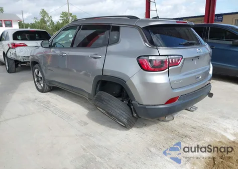 2019 Jeep Compass Limited 4X4 z USA, uszkodzony, nr VIN 3C4NJDCB6KT619005